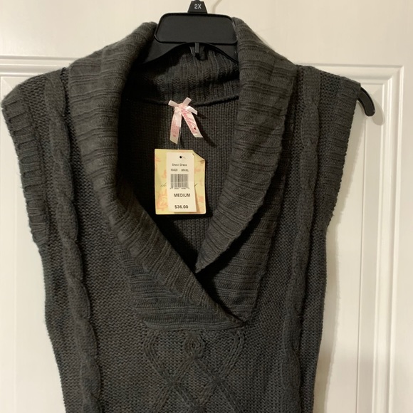 Sweater dress size Medium. - Picture 1 of 5